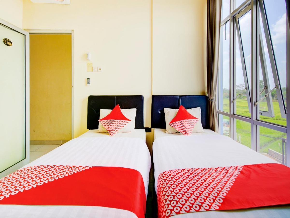 Oyo 3746 Double Tree Guesthouse Purwokerto Buitenkant foto