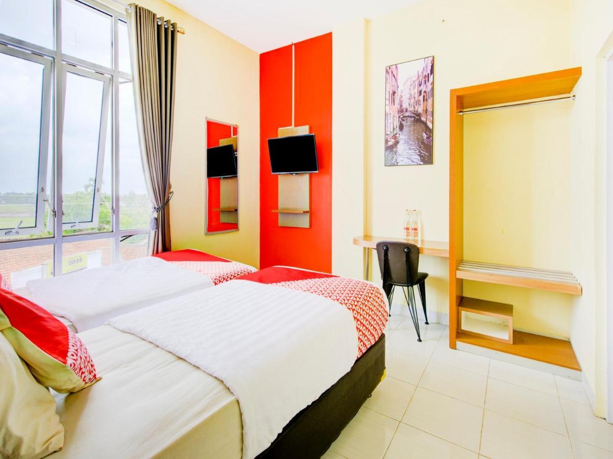 Oyo 3746 Double Tree Guesthouse Purwokerto Buitenkant foto