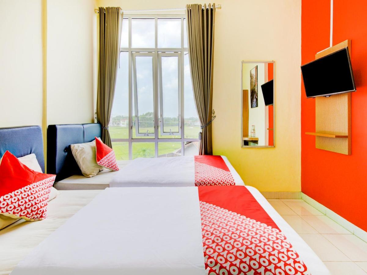 Oyo 3746 Double Tree Guesthouse Purwokerto Buitenkant foto