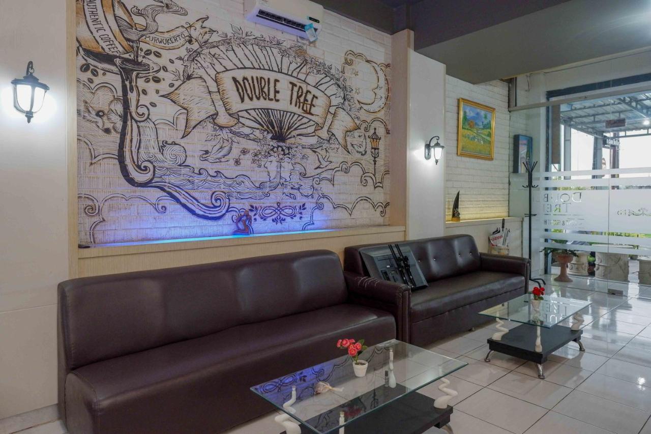 Oyo 3746 Double Tree Guesthouse Purwokerto Buitenkant foto