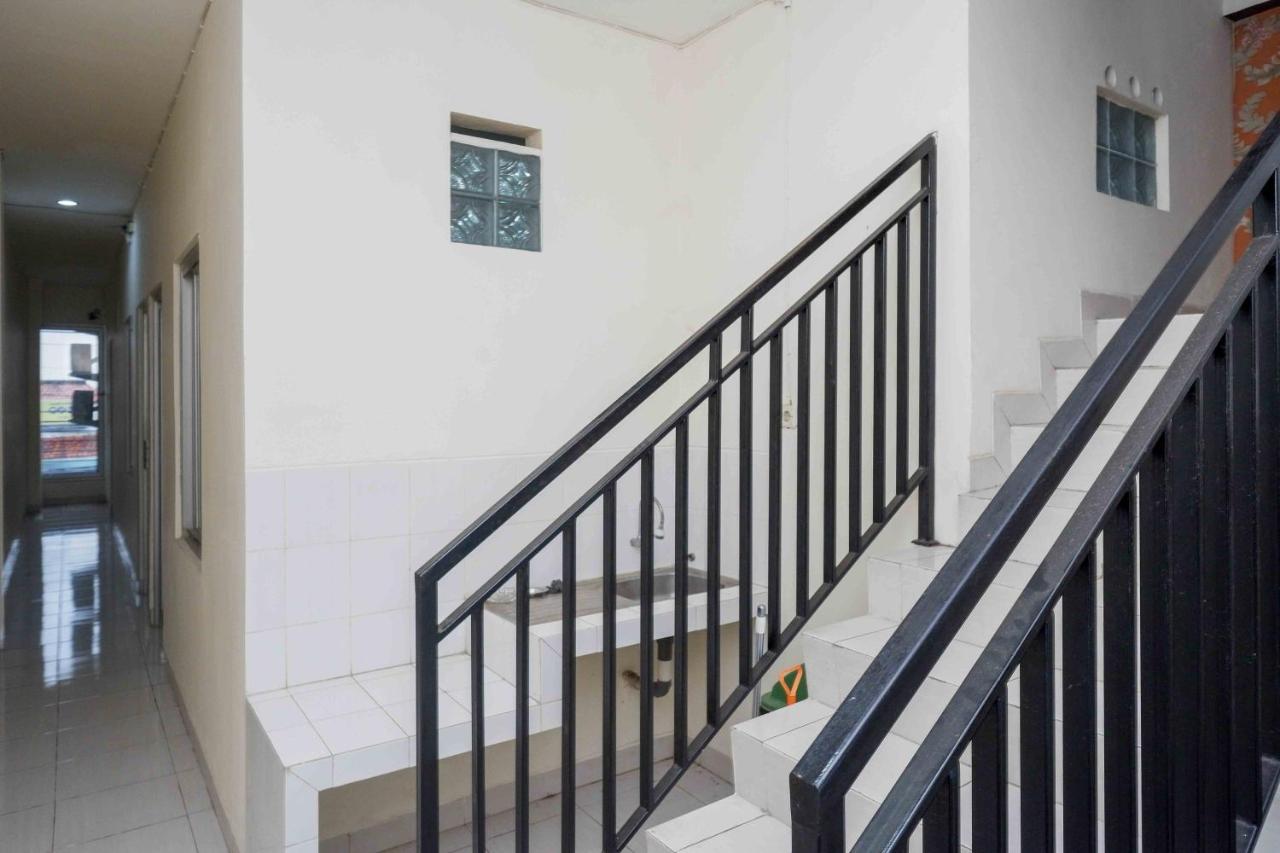 Oyo 3746 Double Tree Guesthouse Purwokerto Buitenkant foto