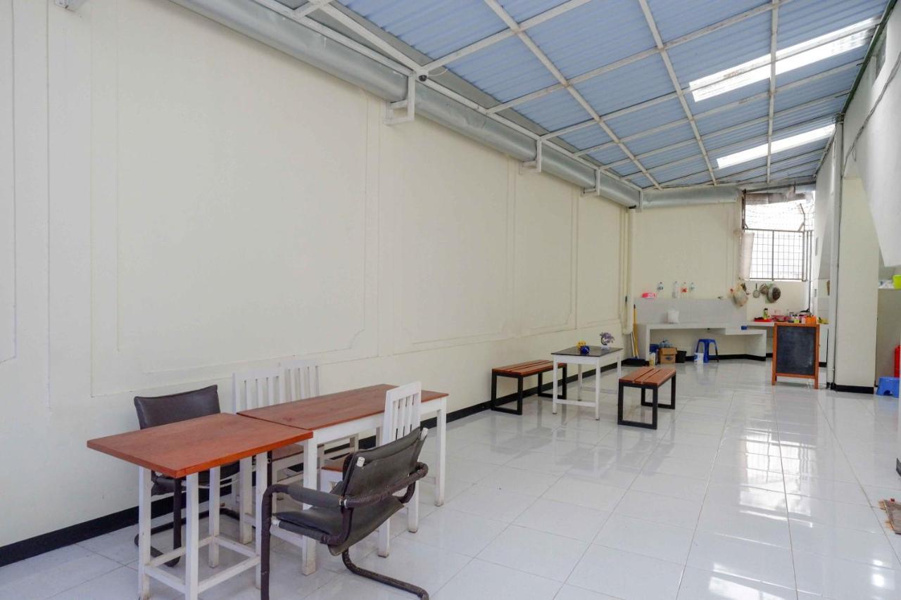 Oyo 3746 Double Tree Guesthouse Purwokerto Buitenkant foto