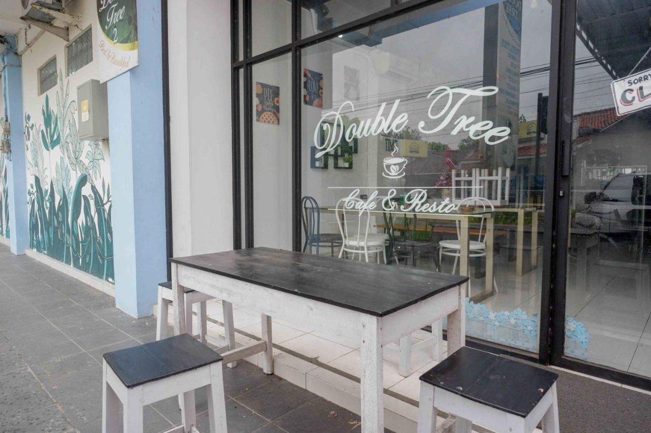 Oyo 3746 Double Tree Guesthouse Purwokerto Buitenkant foto